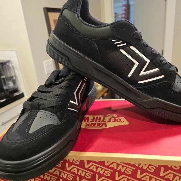 Vans Upland Skate Sneakers Shoes Black/White VN000D25B8C Men's Size 13 NEW - Picture 3 of 11